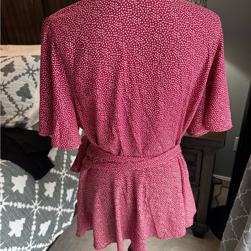 LOFT Red and White Patterned Top - Picture 3 of 4